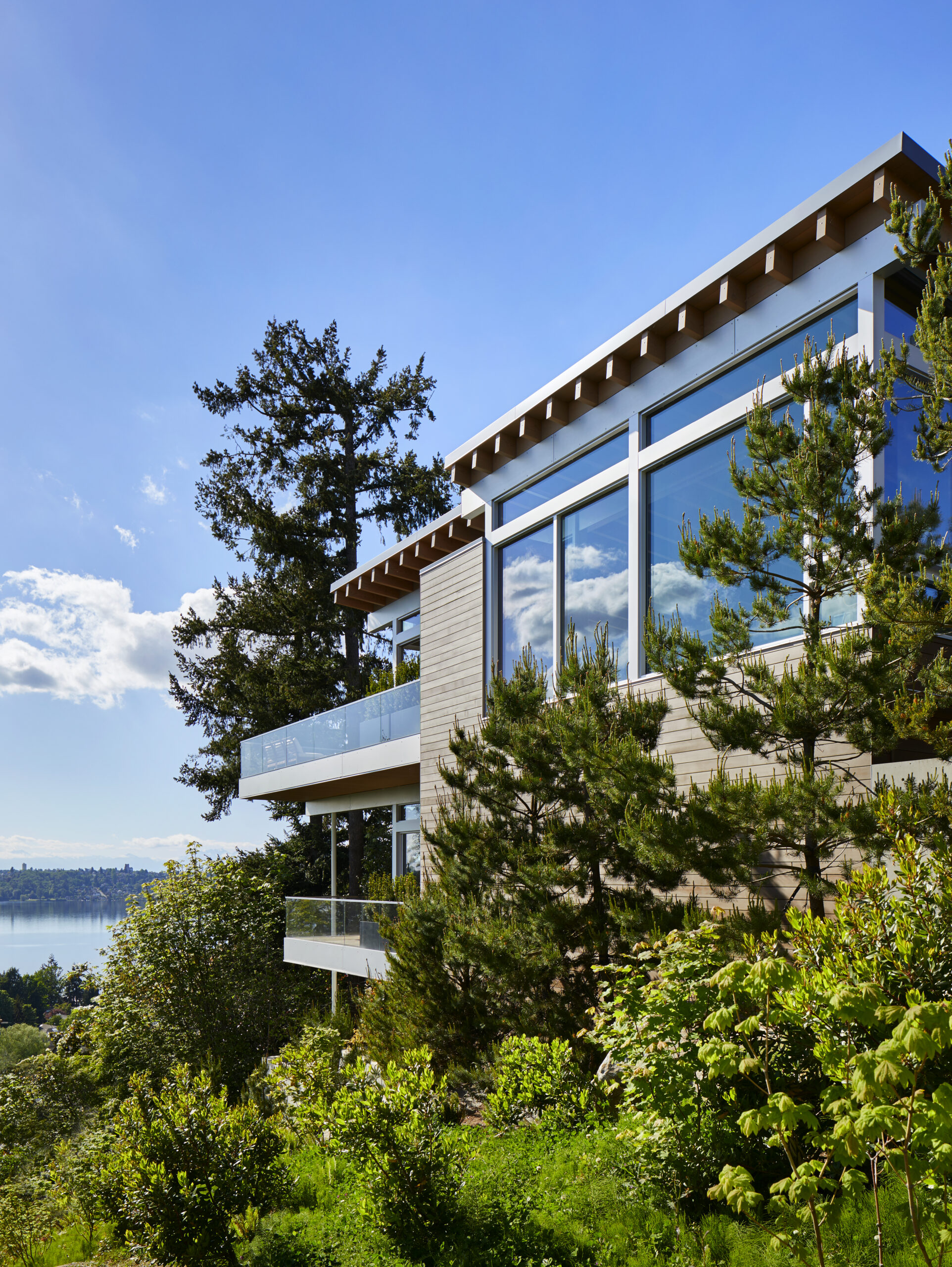 PORTRAIT OF SEATTLE – MODERN ON MERCER